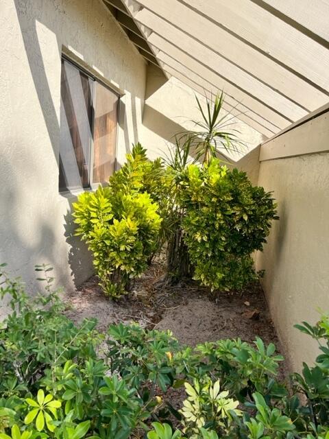 5520 Coach House Circle, Unit A Boca Raton, FL 33486 - Photo 5 of 101 entry to Front Door