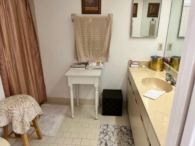 5520 Coach House Circle, Unit A Boca Raton, FL 33486 - Photo 53 of 101 Guest Bath