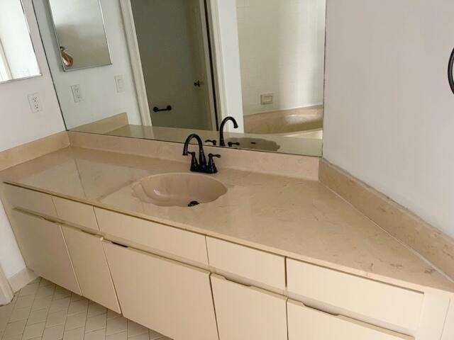 5520 Coach House Circle, Unit A Boca Raton, FL 33486 - Photo 79 of 101 Mstr bath sink