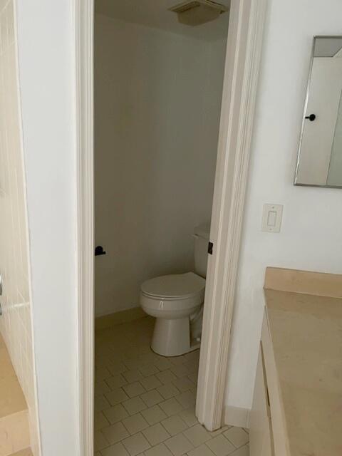 5520 Coach House Circle, Unit A Boca Raton, FL 33486 - Photo 80 of 101 Mstr bathrm