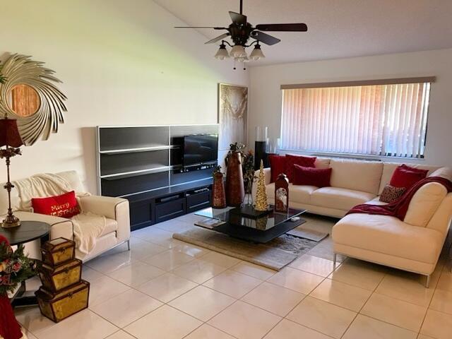 5520 Coach House Circle, Unit A Boca Raton, FL 33486 - Photo 9 of 101 Greatrm Living Area