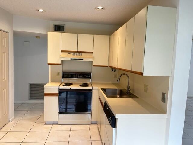 5520 Coach House Circle, Unit A Boca Raton, FL 33486 - Photo 92 of 101 kitchen