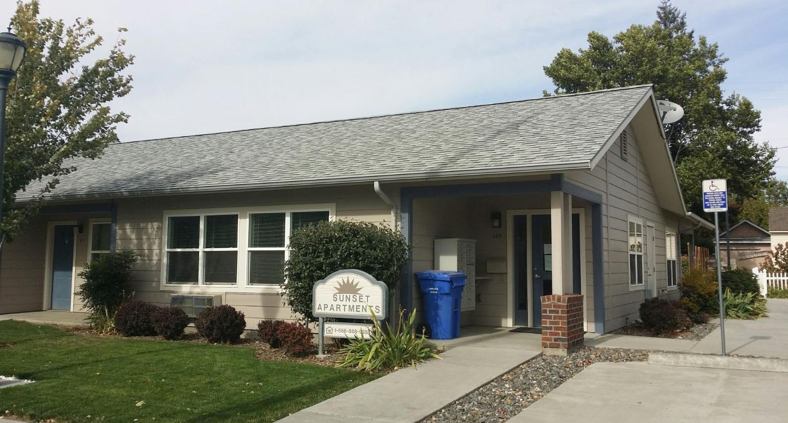 425 East Currant Street Athena, OR 97813 - Photo 5 of 6 a view of a house with a garden and plants