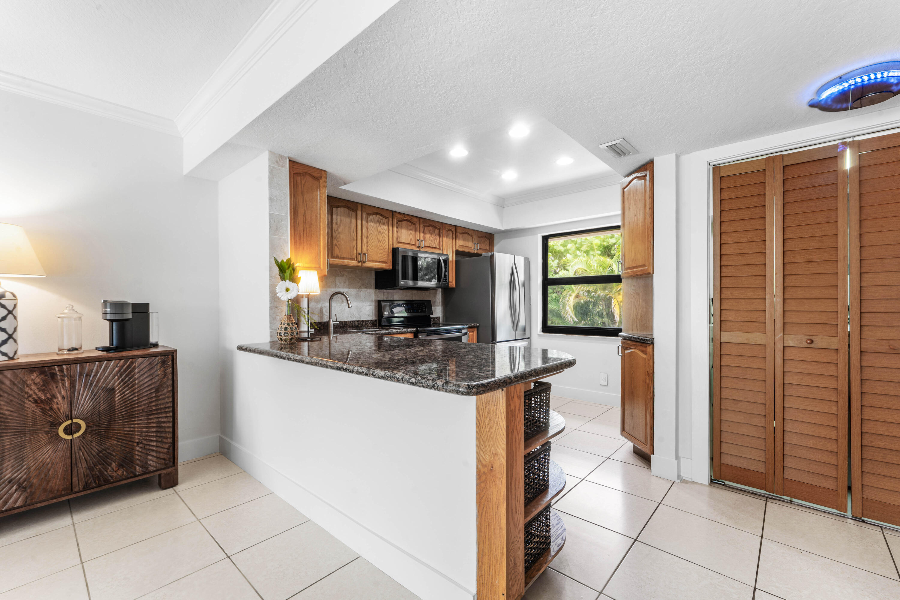 291 Mercury Road, Unit 4 Juno Beach, FL 33408 - Photo 5 of 35 005-291MercuryRoad-4-JunoBeach-FL-33408-