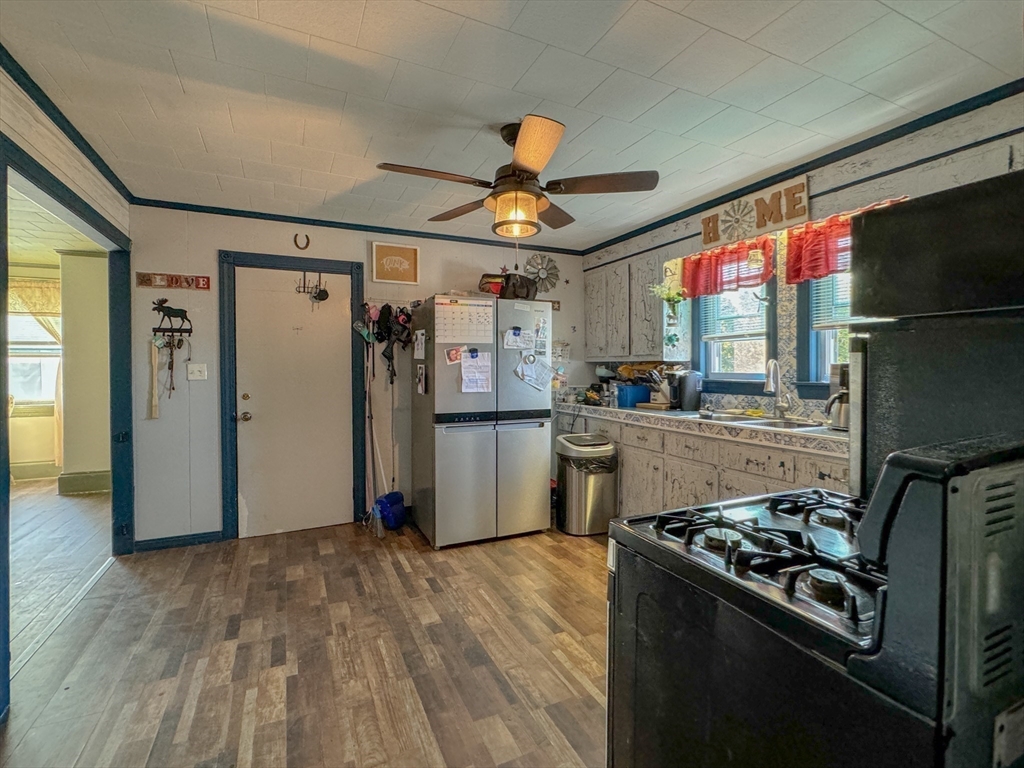 843 Broadway Fall River, MA 02724 - Photo 11 of 25