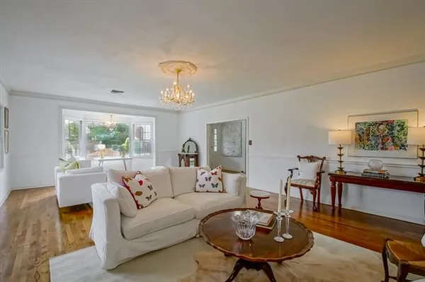 $995,000 | 6506 Oakland Drive, New Orleans, LA 70118