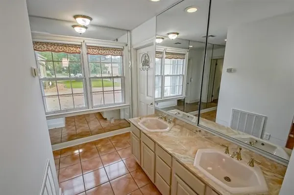 $995,000 | 6506 Oakland Drive, New Orleans, LA 70118