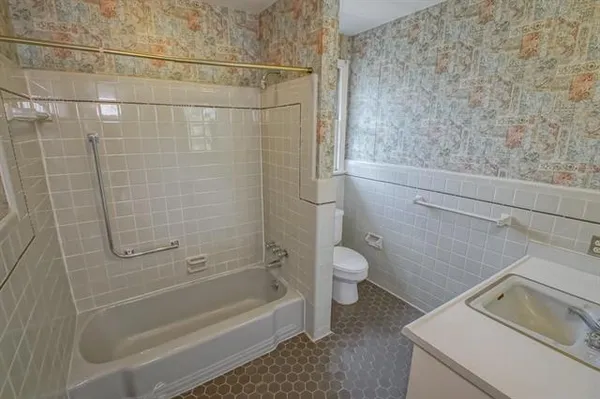 $995,000 | 6506 Oakland Drive, New Orleans, LA 70118