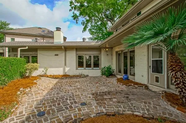 $995,000 | 6506 Oakland Drive, New Orleans, LA 70118