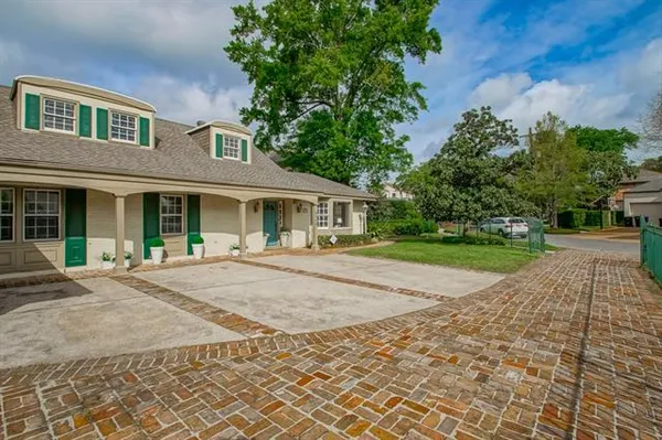 $995,000 | 6506 Oakland Drive, New Orleans, LA 70118