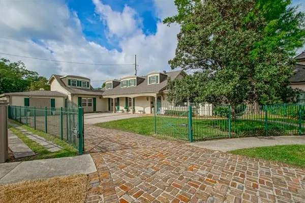 $995,000 | 6506 Oakland Drive, New Orleans, LA 70118