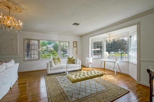 $995,000 | 6506 Oakland Drive, New Orleans, LA 70118