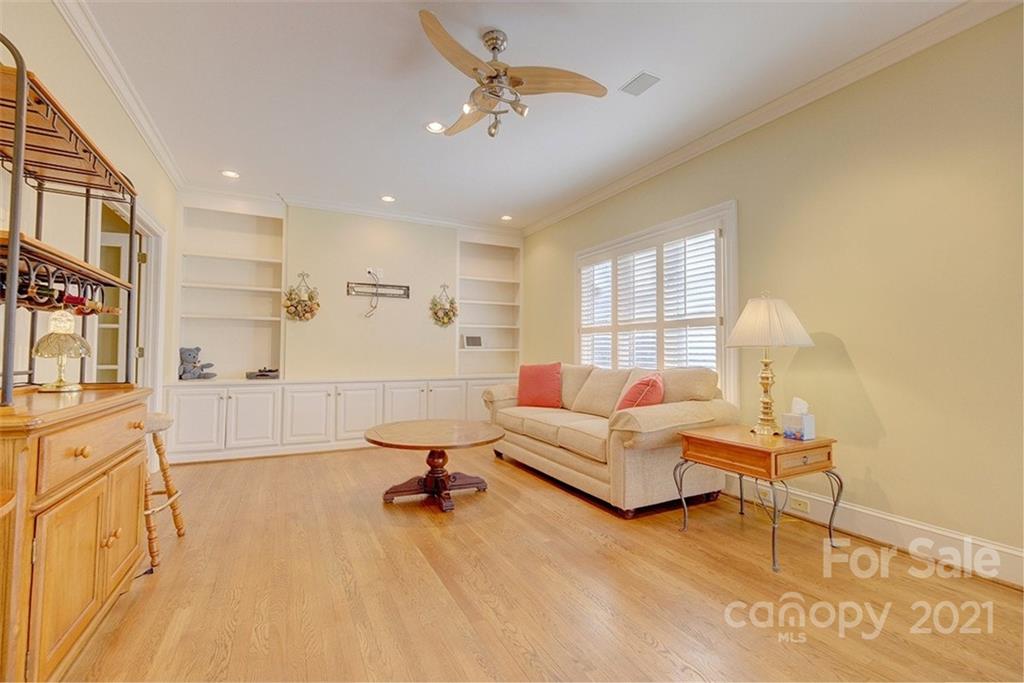17 Commodore Point Road Lake Wylie, SC 29710 - Photo 11 of 48 Gallery Image 11