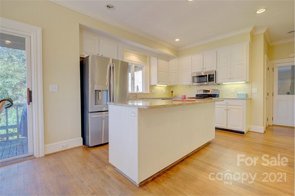 17 Commodore Point Road Lake Wylie, SC 29710 - Photo 13 of 48 Gallery Image 13