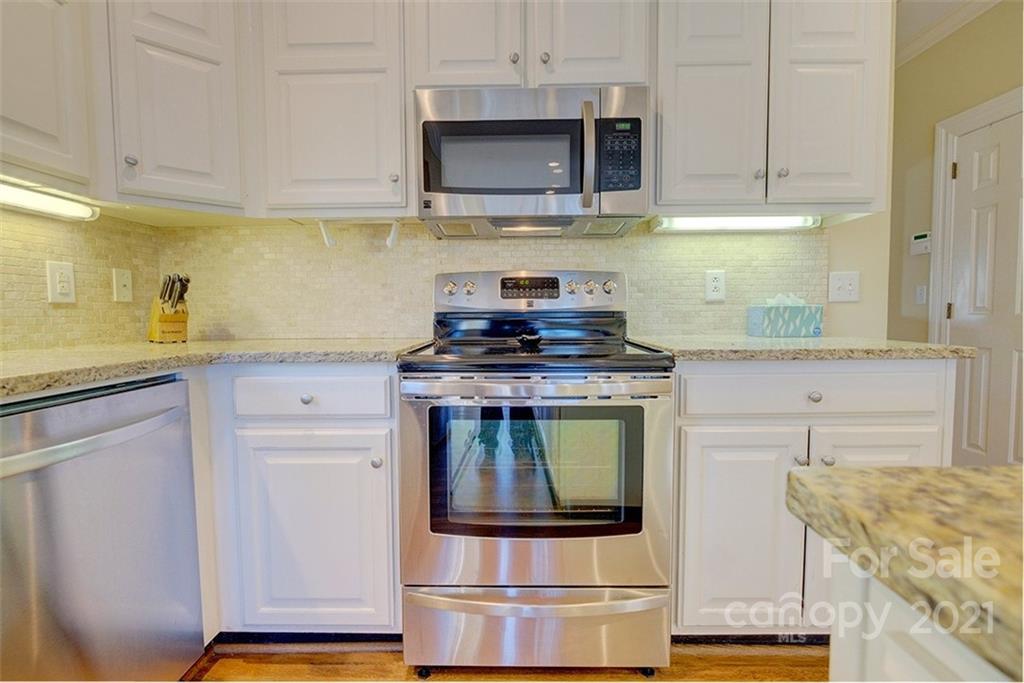 17 Commodore Point Road Lake Wylie, SC 29710 - Photo 14 of 48 Gallery Image 14