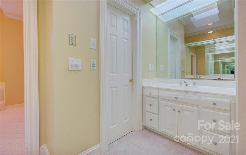 17 Commodore Point Road Lake Wylie, SC 29710 - Photo 24 of 48 Gallery Image 24