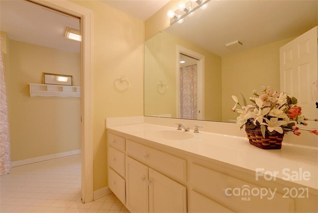 17 Commodore Point Road Lake Wylie, SC 29710 - Photo 30 of 48 Gallery Image 30