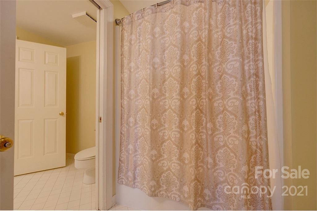 17 Commodore Point Road Lake Wylie, SC 29710 - Photo 31 of 48 Gallery Image 31