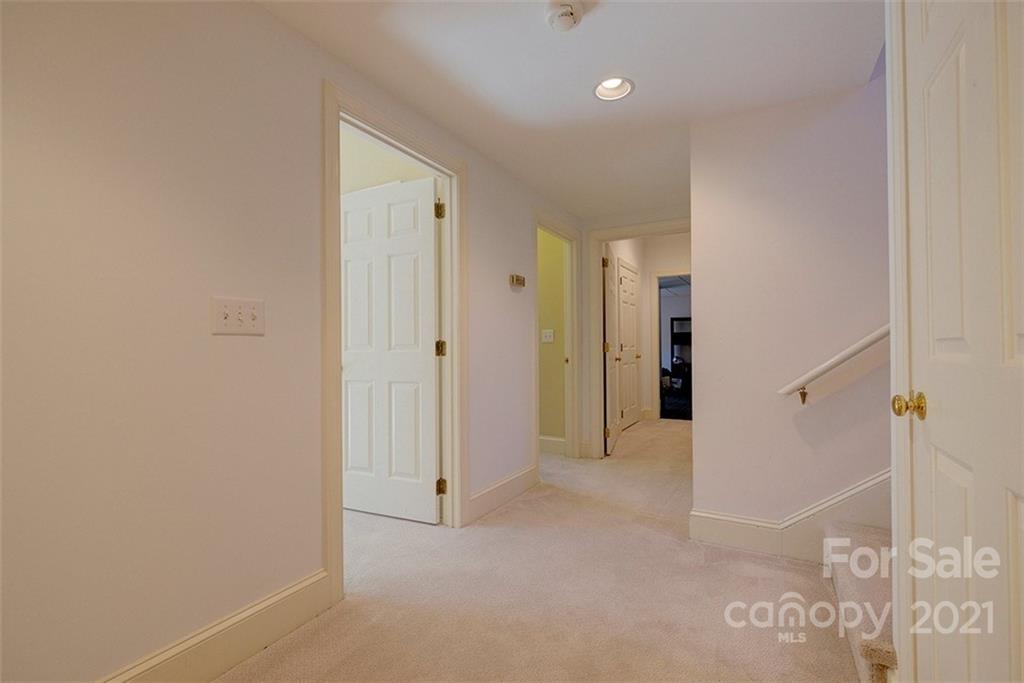 17 Commodore Point Road Lake Wylie, SC 29710 - Photo 35 of 48 Gallery Image 35
