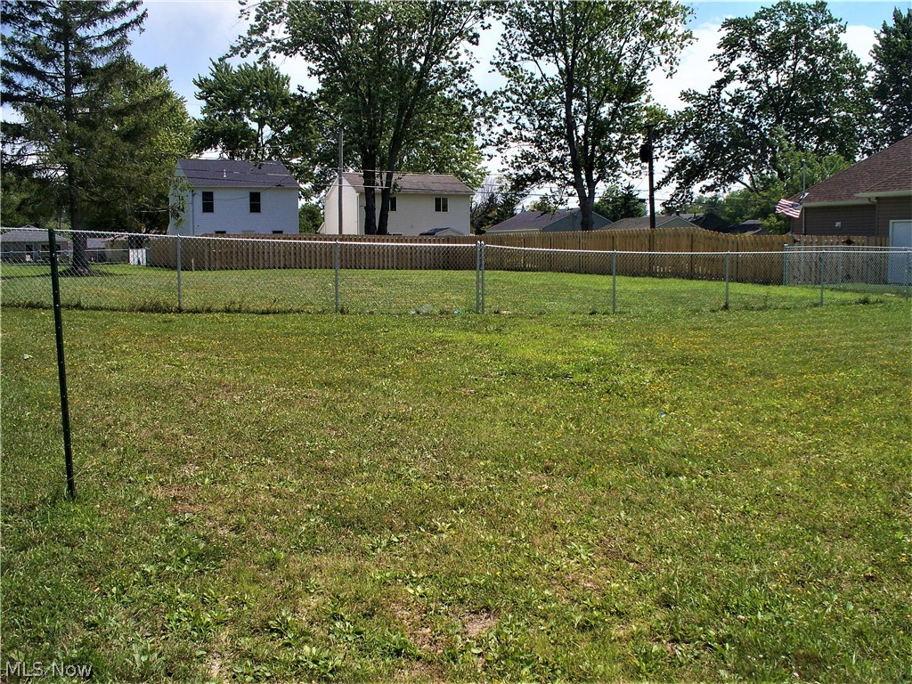 851 Forest Road Mentor, OH 44060 - Photo 2 of 3