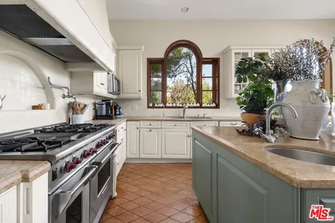 $5,495,000 | 1214 Beverly View Drive, Beverly Hills, CA 90210