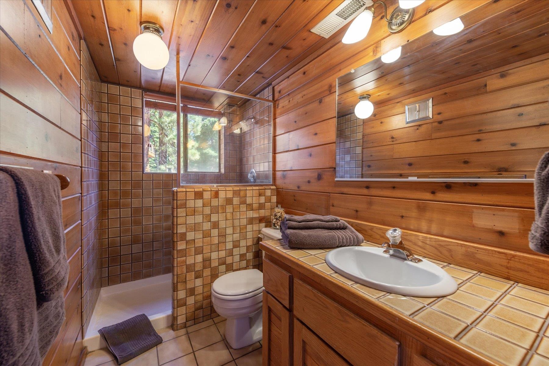 11718 Chamonix Road Truckee, CA 96161 - Photo 8 of 21 Gallery Image 8