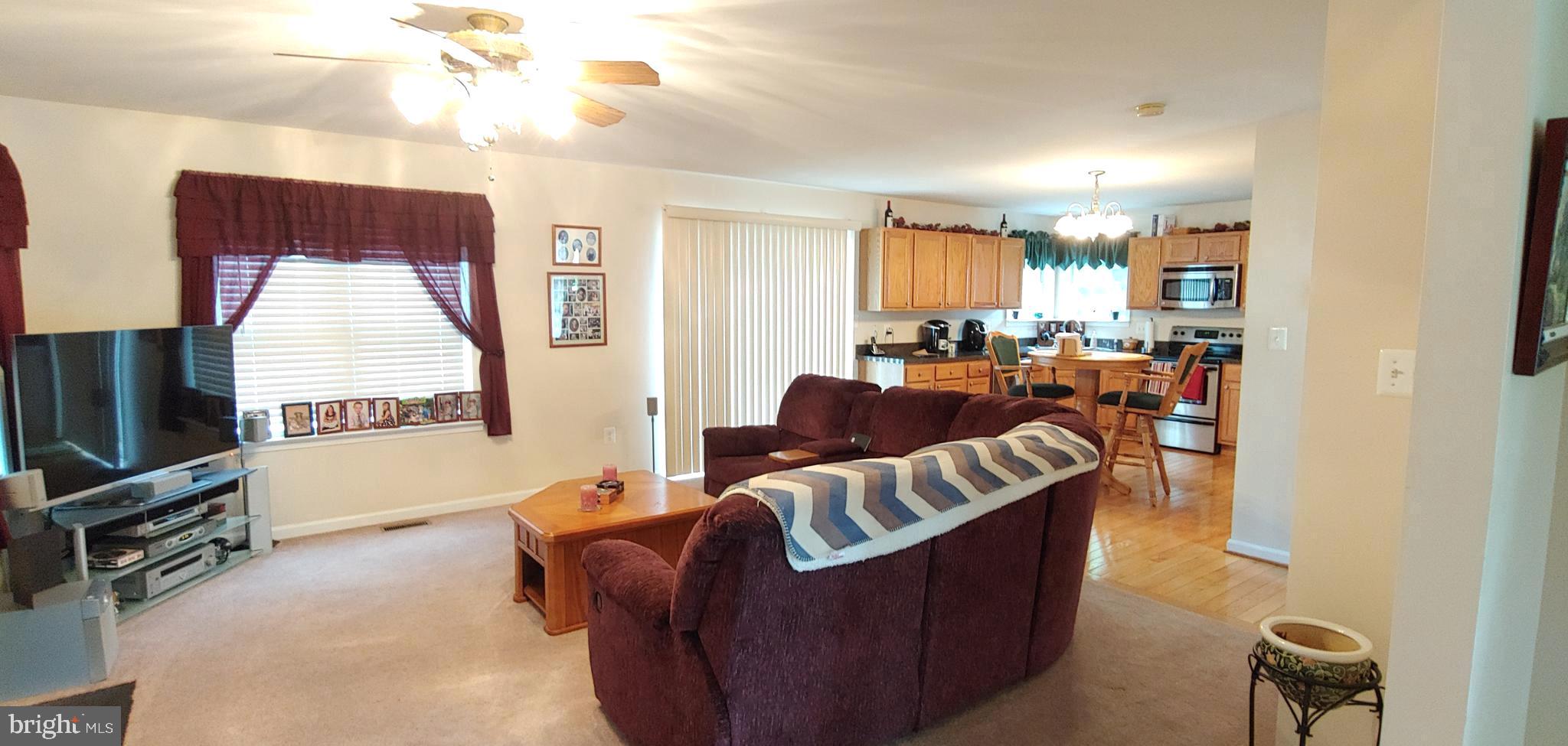 8089 Solley Road Pasadena, MD 21122 - Photo 5 of 26 Family Room