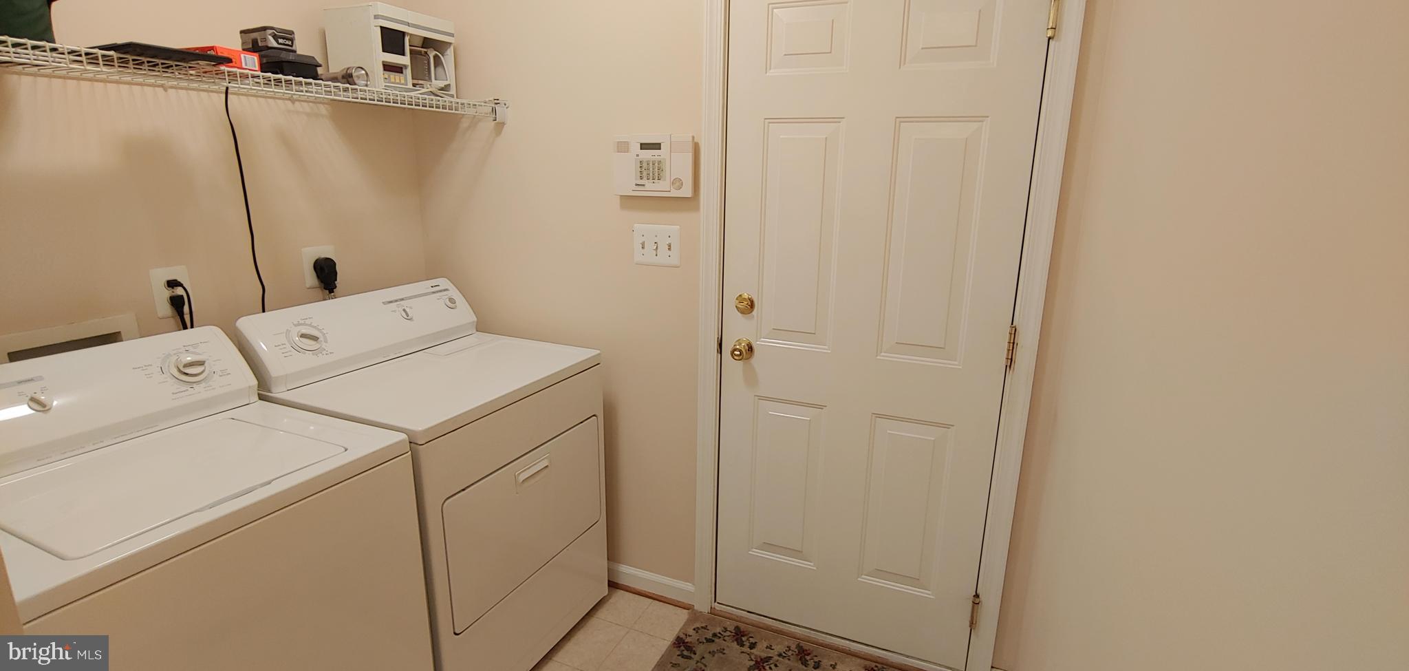 8089 Solley Road Pasadena, MD 21122 - Photo 10 of 26 Laundry off Garage