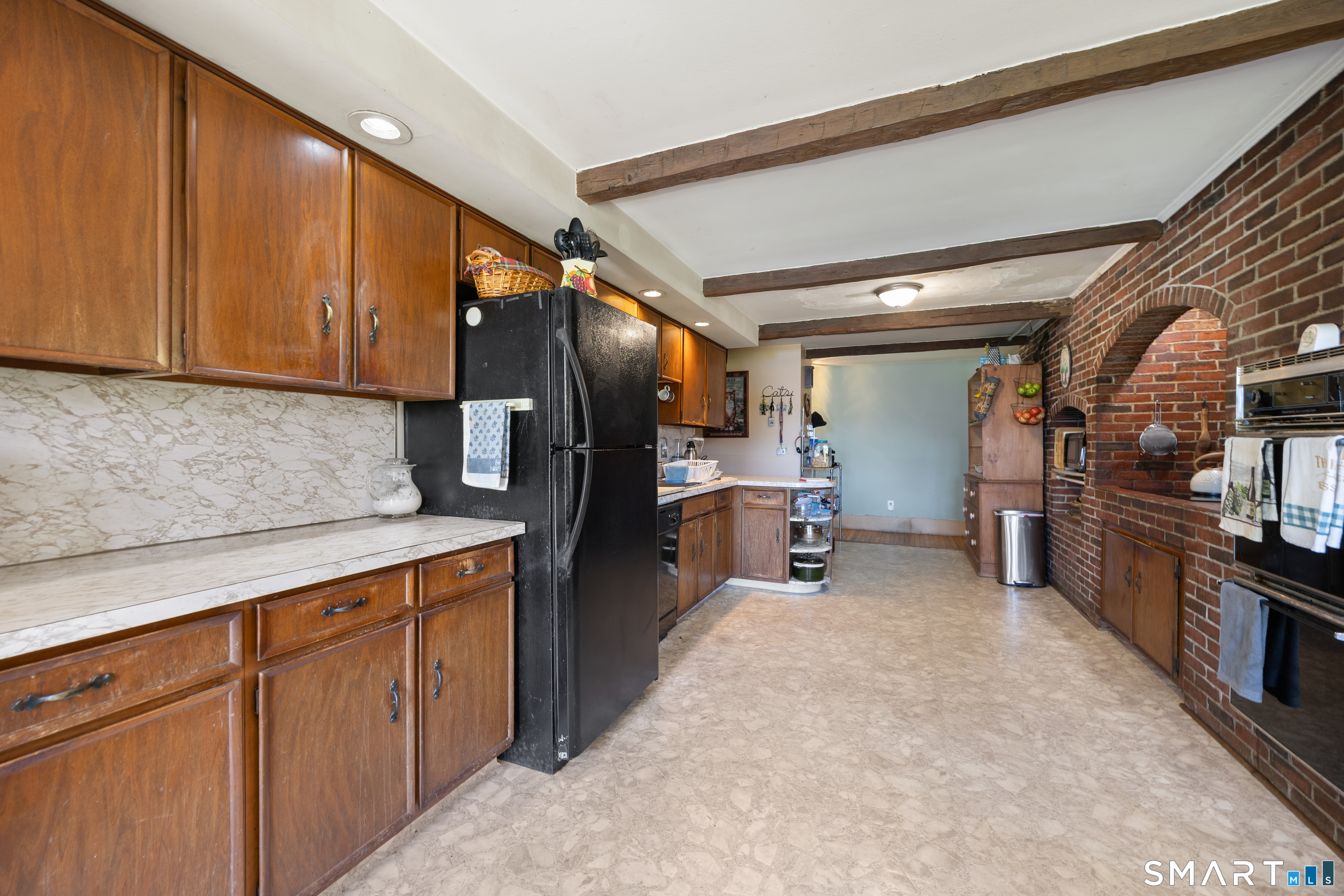 186 Schaffer Road Bethany, CT 06524 - Photo 7 of 34