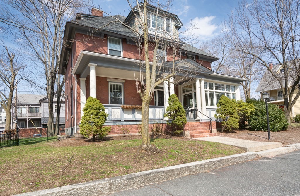 56 William Street Worcester, MA 01609 - Photo 32 of 37 front view of a house