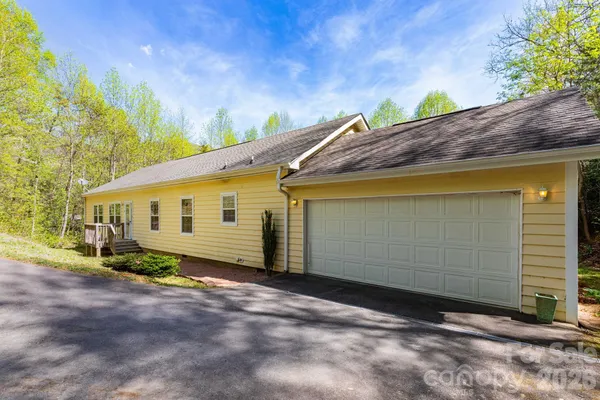 $400,000 | 39 Kylie Grace Lane, Candler, NC 28715