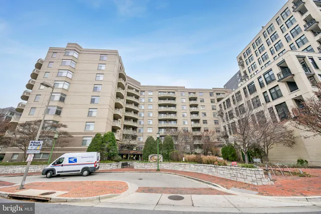 $349,000 | 7111 Woodmont Avenue, Unit 814, Bethesda, MD 20815