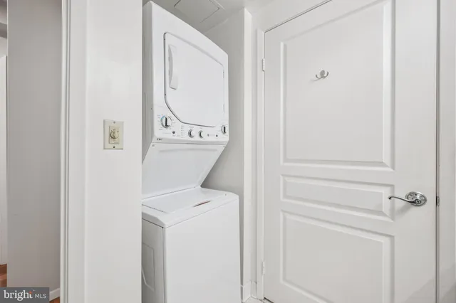 $349,000 | 7111 Woodmont Avenue, Unit 814, Bethesda, MD 20815