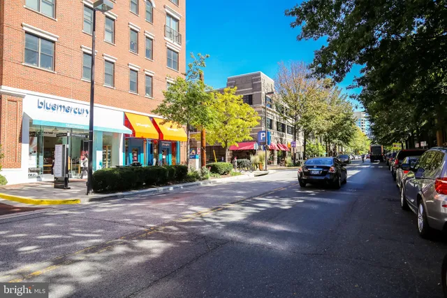 $349,000 | 7111 Woodmont Avenue, Unit 814, Bethesda, MD 20815