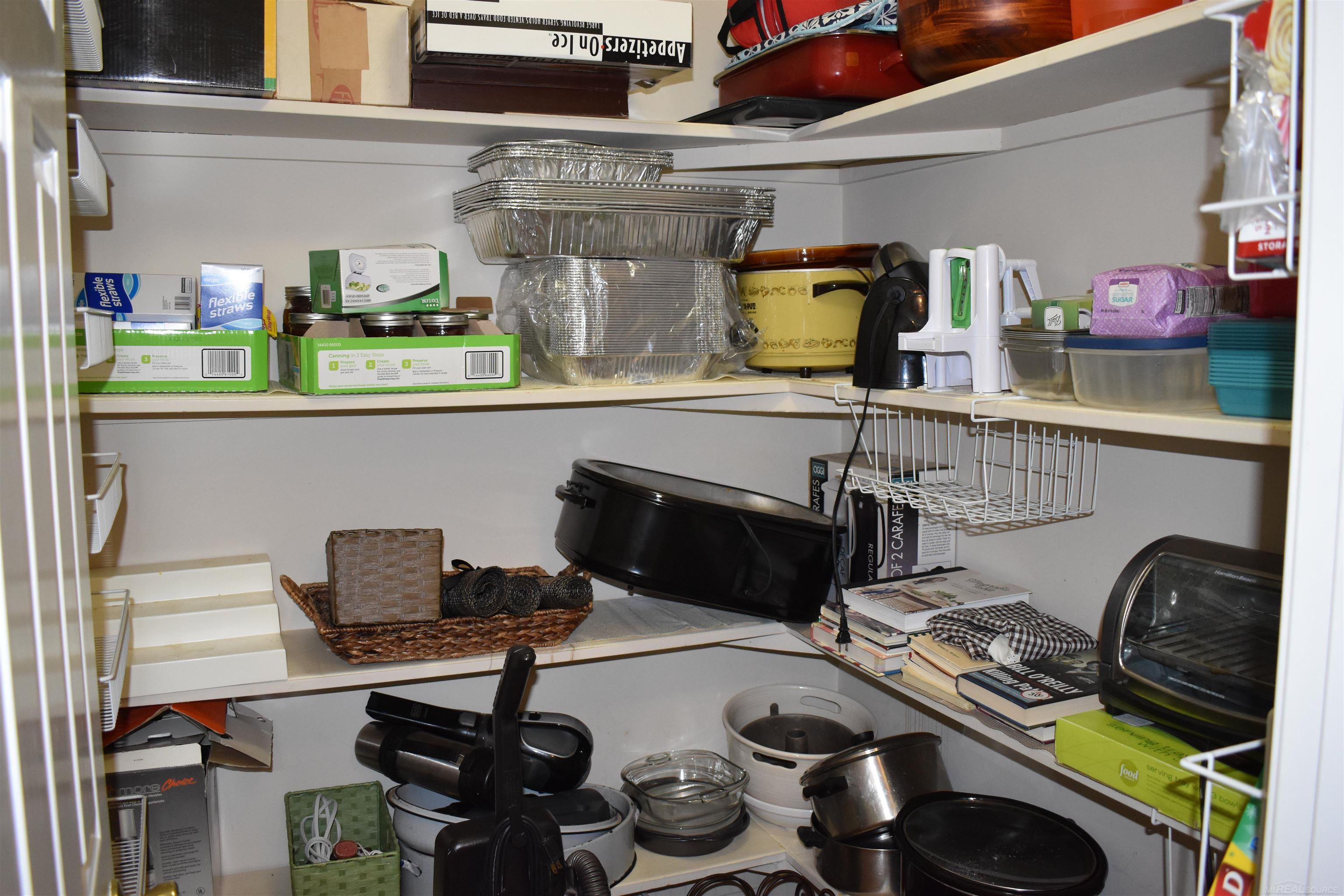 49242 Monte Road New Baltimore, MI 48047 - Photo 44 of 46 50105196-43.JPG