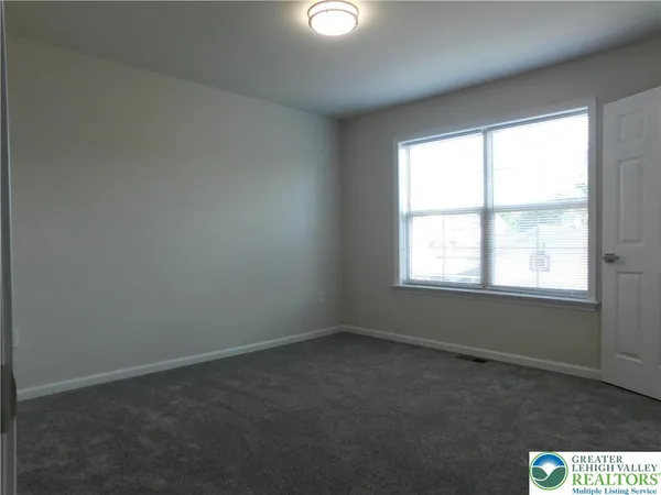 $2,300 | 326 East Frankford Street, Bethlehem, PA 18018