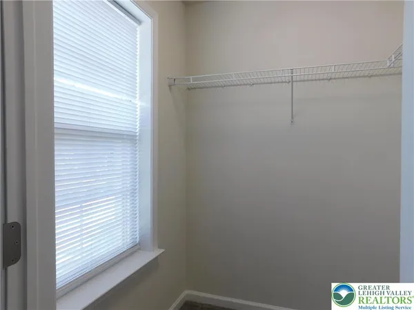 $2,300 | 326 East Frankford Street, Bethlehem, PA 18018