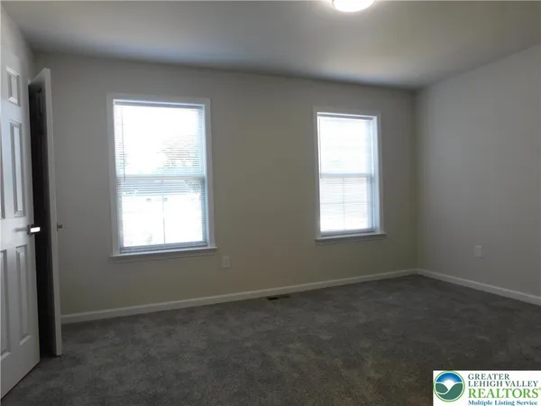 $2,300 | 326 East Frankford Street, Bethlehem, PA 18018