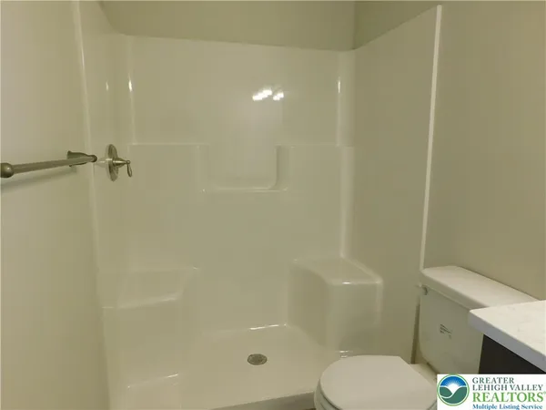 $2,300 | 326 East Frankford Street, Bethlehem, PA 18018