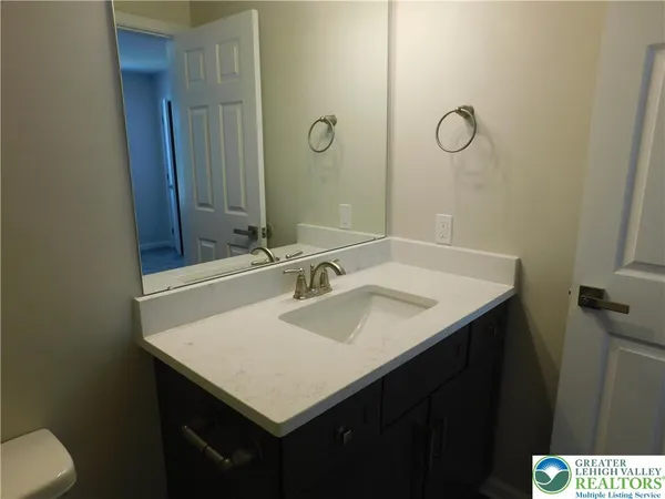 $2,300 | 326 East Frankford Street, Bethlehem, PA 18018