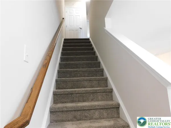 $2,300 | 326 East Frankford Street, Bethlehem, PA 18018