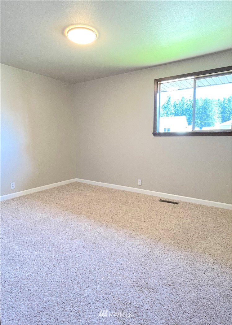 3190 Harris Road Southeast Port Orchard, WA 98366 - Photo 14 of 25 Gallery Image 14