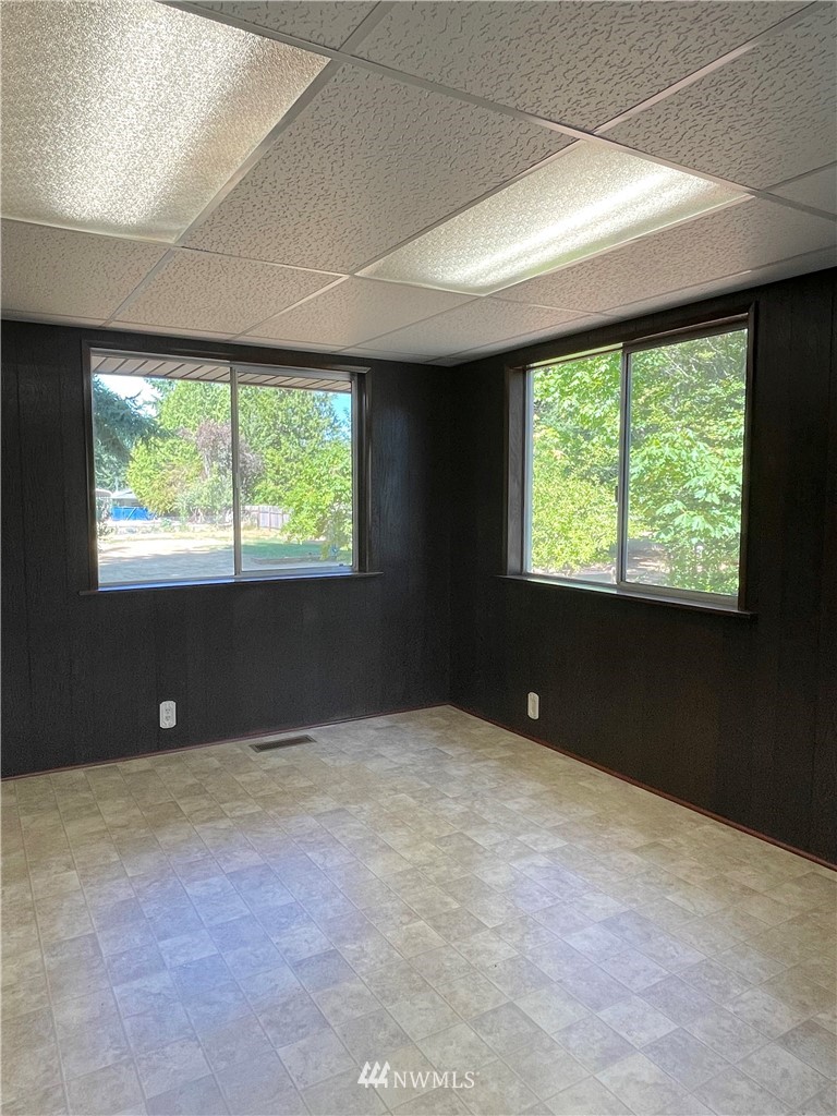 3190 Harris Road Southeast Port Orchard, WA 98366 - Photo 10 of 25 Gallery Image 10
