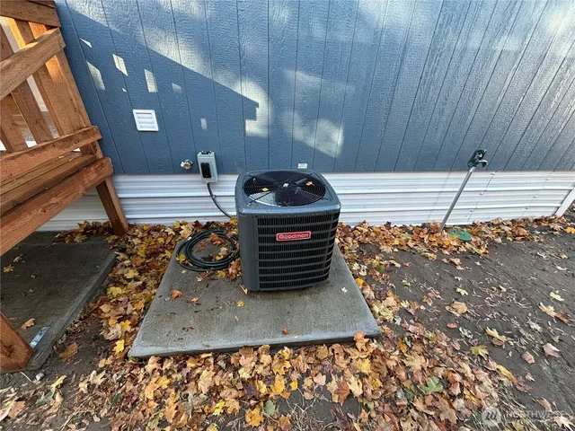 a view of washer and dryer