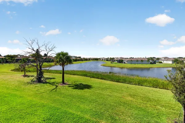 $329,900 | 5650 Spindle Palm Court, Unit D, Delray Beach, FL 33484