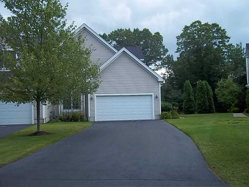 419 Albion Road, Unit 7 Lincoln, RI 02865 - Photo 4 of 25 Parking Lot/Garage.