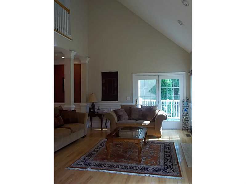 419 Albion Road, Unit 7 Lincoln, RI 02865 - Photo 8 of 25 Living Room.