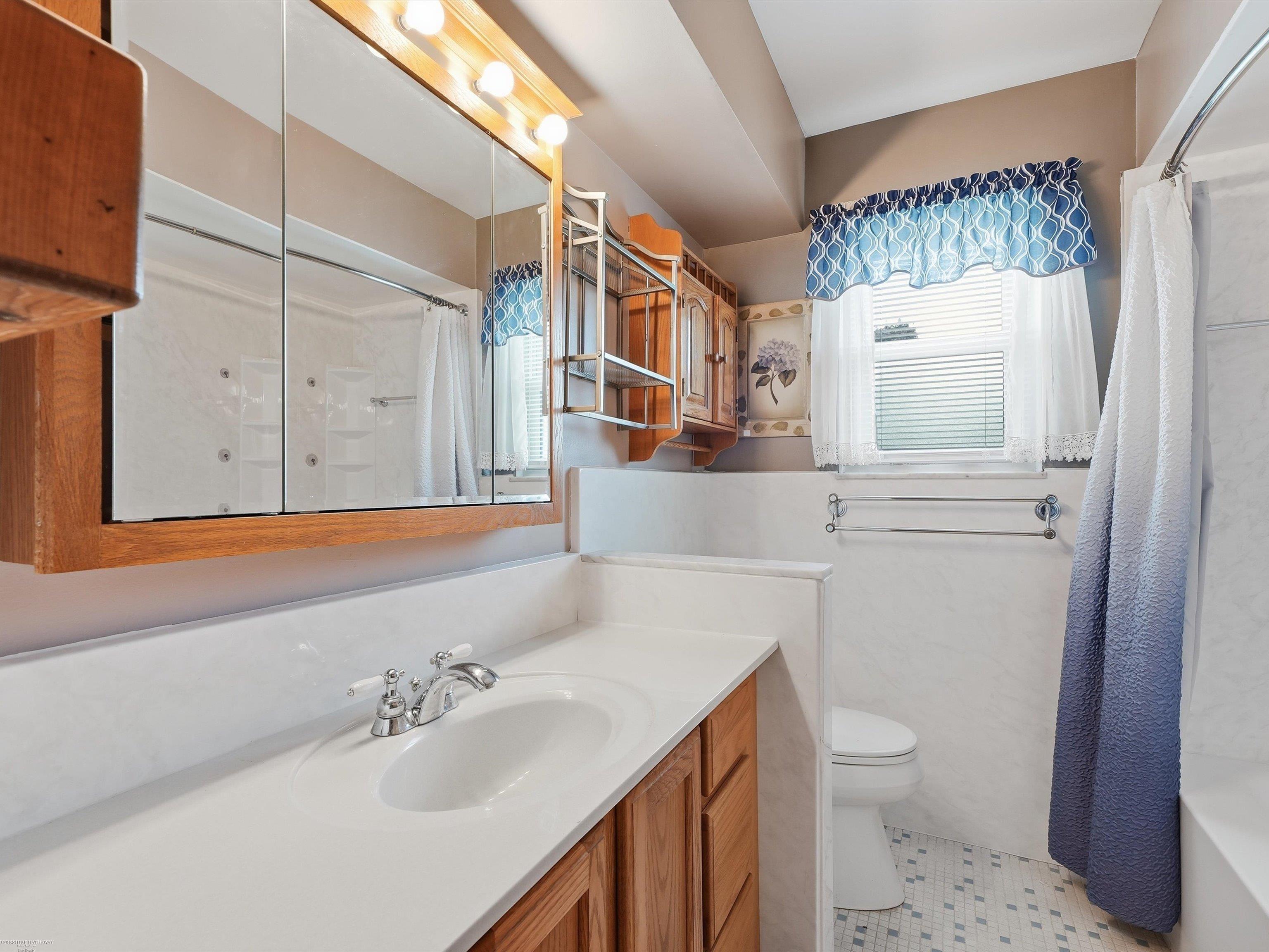 14597 Common Road Warren, MI 48088 - Photo 19 of 49 Gallery Image 19