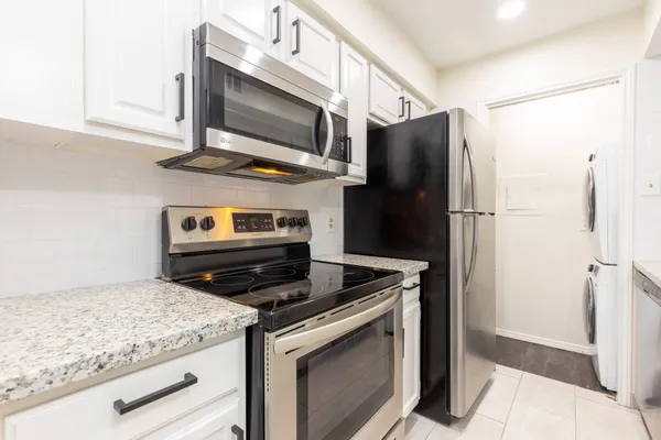 $119,995 | 14600 Fonmeadow Drive, Unit 1105, Houston, TX 77035