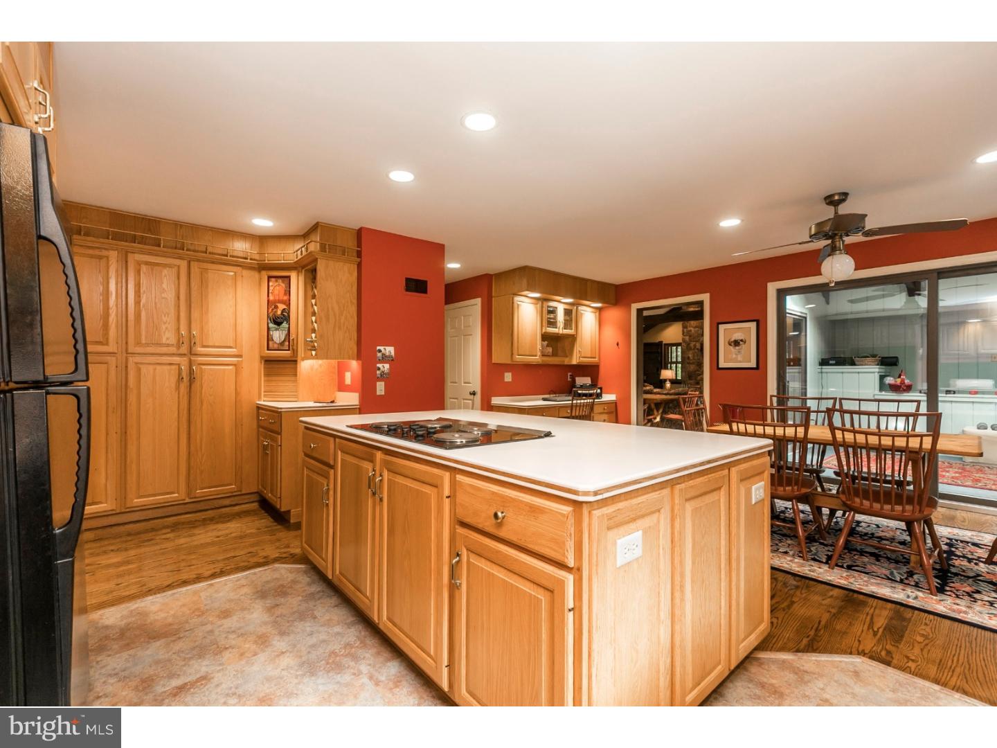 2618 Flowing Springs Road Spring City, PA 19475 - Photo 9 of 25 Kitchen